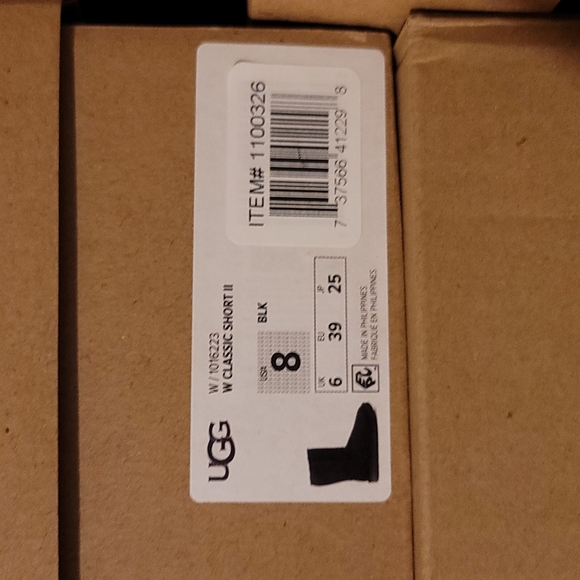 🎁UGG Ladies’ Classic Short II Boot - Picture 14 of 16